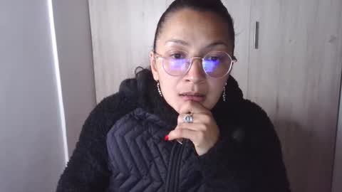 Snapshot of kawit1 chatting on February 14, 9:32 pm Khawit online show from February 14, 9:32 pm