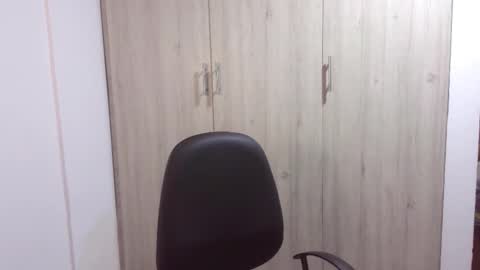 Snapshot of kawit1 chatting on February 9, 8:32 am Khawit online show from February 9, 8:32 am