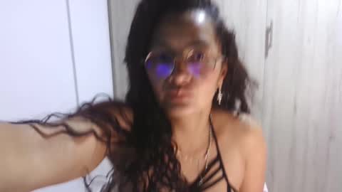 Snapshot of kawit1 chatting on February 15, 8:22 am Khawit online show from February 15, 8:22 am