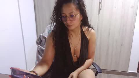 Snapshot of kawit1 chatting on February 24, 7:22 am Khawit online show from February 24, 7:22 am