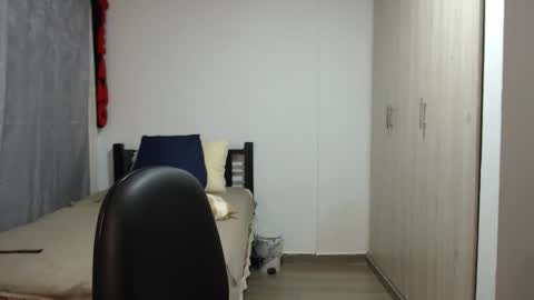  Khawit  online show from November 27, 12:24 pm