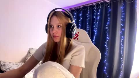 Amia online show from March 10, 5:39 pm