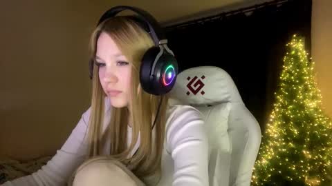 Amia online show from February 5, 6:22 pm