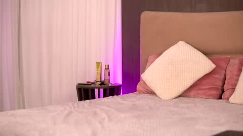 kaylabray online show from February 18, 3:42 am