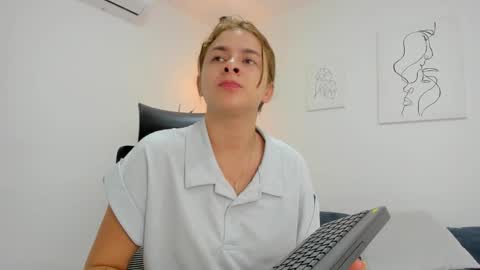      K A Y L A      online show from October 16, 2:49 pm