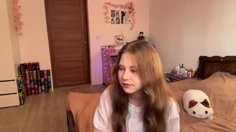 Nyelle online show from May 13, 3:54 pm