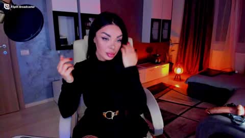 kaylee online show from December 19, 4:13 pm