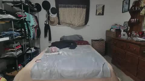 kaylee kakes online show from December 16, 8:05 pm