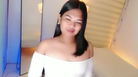 Y O U R        F U T U R E       K A Y L E E  online show from February 10, 5:03 am