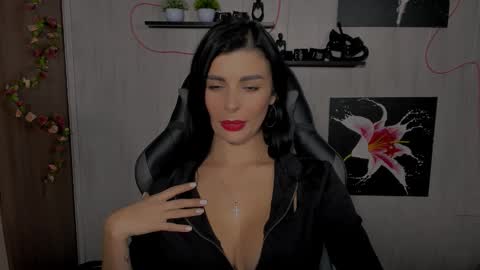 kayworl online show from December 6, 4:12 pm