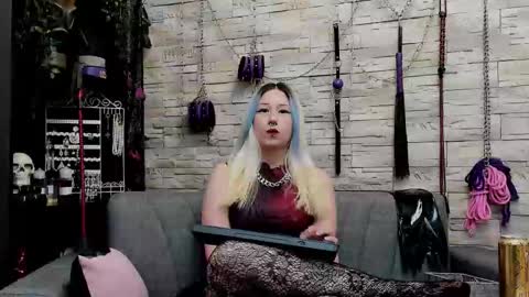 Miss Kazia online show from January 19, 2:21 am