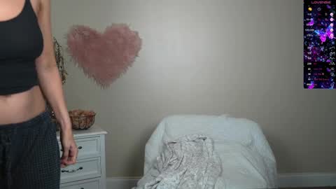 EliandKylie online show from February 17, 6:53 am