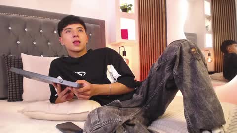 nico online show from April 1, 1:01 pm