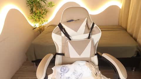 Kehlannis online show from October 22, 10:55 pm