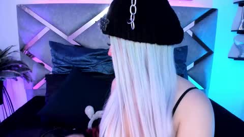 Keidy Monday to Saturday from 200 pm to 810pm  UTC-5 Colombia Time online show from September 30, 7:13 pm