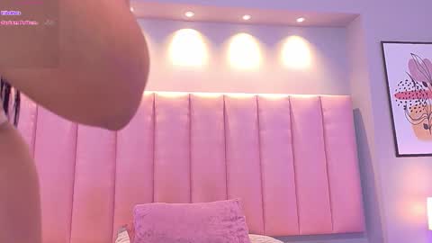 Keily Ross online show from October 20, 9:20 pm