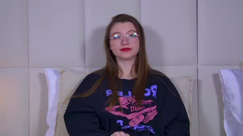 Keira online show from February 6, 1:05 am