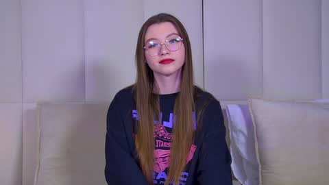 Keira online show from February 5, 6:37 pm