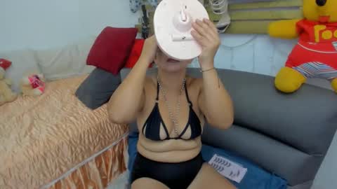 keira online show from October 12, 1:37 pm