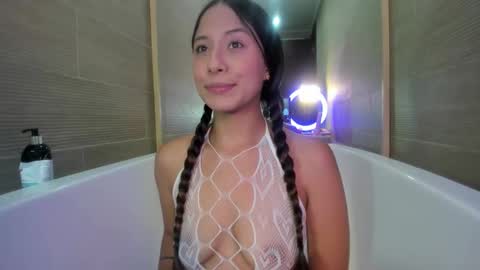 keiry_gonzalez11_aws online show from October 15, 1:09 am