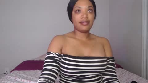 Snapshot of kelliecapri chatting on January 2, 11:27 pm Kellie online show from January 2, 11:27 pm