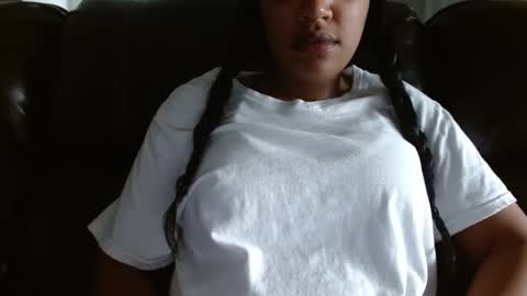Snapshot of kelliecapri chatting on December 23, 6:48 pm Kellie online show from December 23, 6:48 pm