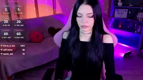 Kelly online show from June 19, 9:10 pm