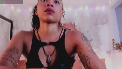 kelly__thomson online show from February 1, 7:23 pm