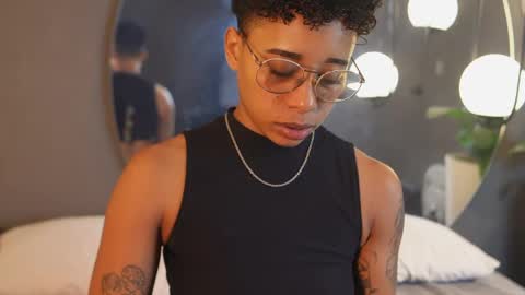 kelly__thomson online show from June 6, 1:06 pm