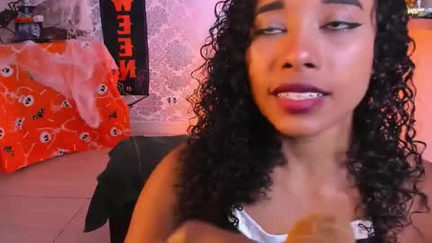 kelly__thomson online show from October 12, 10:33 pm