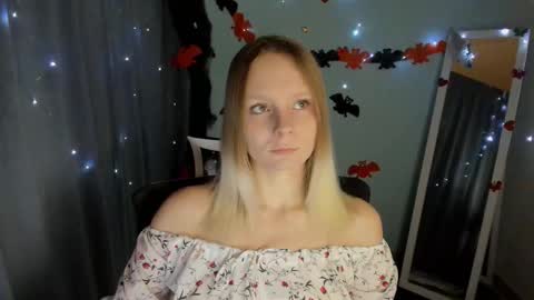 Kelly online show from October 26, 1:23 pm