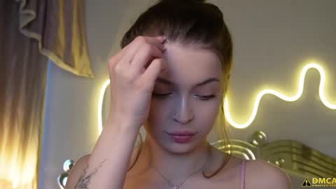 Kelly online show from February 8, 5:22 am