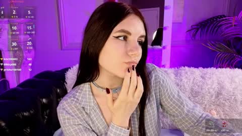 Kelly online show from April 5, 3:53 pm