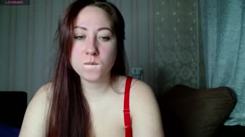 Snapshot of kellycrystall chatting on January 3, 1:27 am kellycrystall online show from January 3, 1:27 am