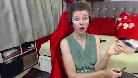 kelly online show from October 18, 12:26 am