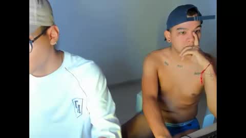 kelvin_hot276 online show from March 8, 4:11 pm