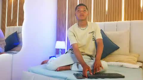 Kelvin online show from July 26, 3:37 am