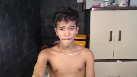 Snapshot of ken_bigcockxx chatting on February 17, 7:12 pm Ken online show from February 17, 7:12 pm