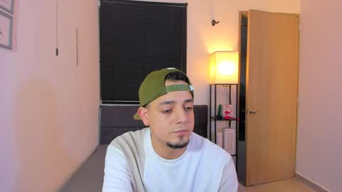 kendel_dimitri online show from May 9, 9:15 am