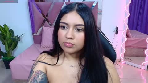 Snapshot of kendra_tay chatting on October 18, 3:54 am kendra online show from October 18, 3:54 am