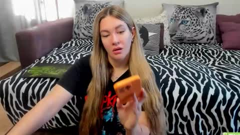 Kendra online show from October 1, 2:10 am