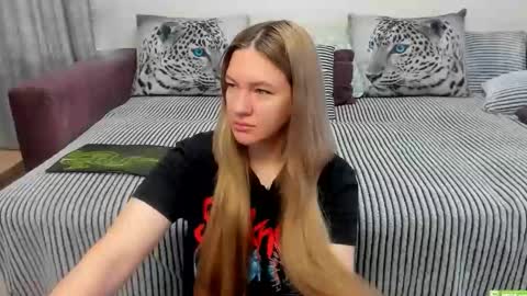 Kendra online show from October 20, 1:32 am