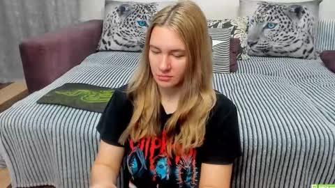 Kendra online show from November 21, 1:25 am