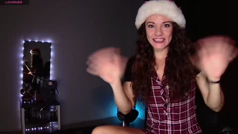 Snapshot of kendracam69 chatting on December 10, 2:16 am Kendra online show from December 10, 2:16 am