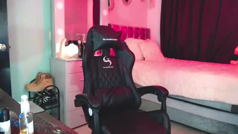 Chriss Morales online show from February 10, 11:13 pm