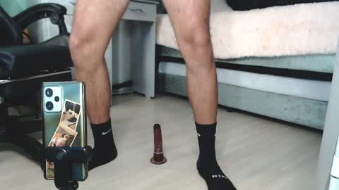 Chriss Morales online show from February 10, 2:30 am