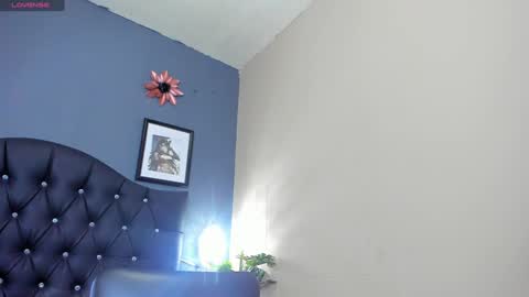 kenia_fox1 online show from January 27, 9:00 pm