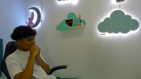 K E N N Y online show from March 25, 3:13 am