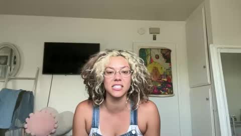 kennibby online show from March 4, 11:02 pm