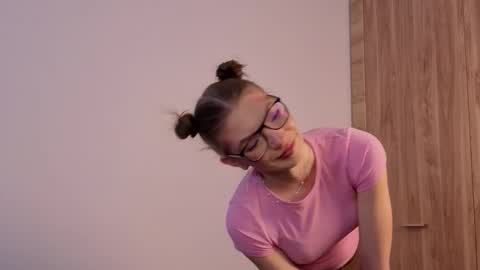 Lisa online show from February 7, 6:33 pm